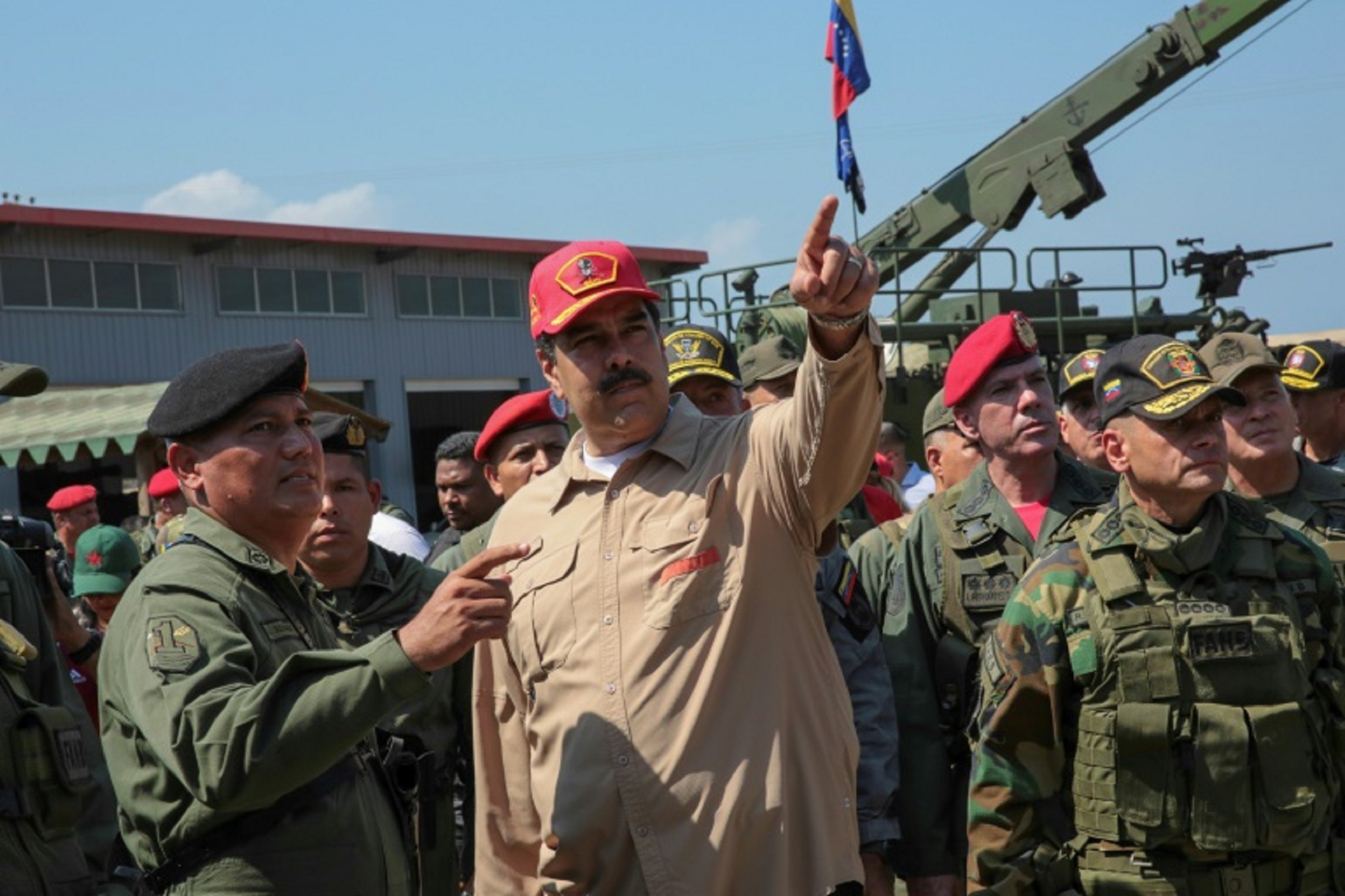El régimen de Nicolás Maduro está amenazando a los familiares de los militares detenidos en Venezuela