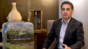 Juan Diego Florez se une a la campaña "Mensaje en la maleta"